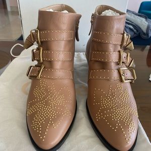 Chloe Susanna boot size 40 Nappa w/gold short boot. Box and shoe bag included.
